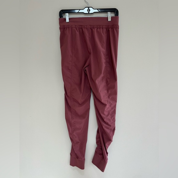 ATHLETA Attitude II Mid Rise Jogger Pant in Dusty Rose Pink, size 6 - Picture 3 of 11